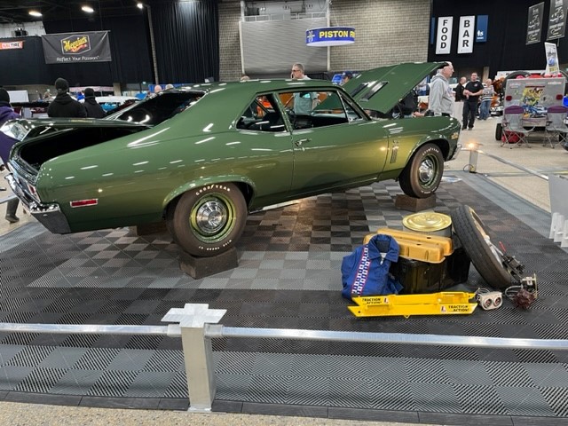 Name:  Car Show 002.jpg
Views: 351
Size:  112.4 KB